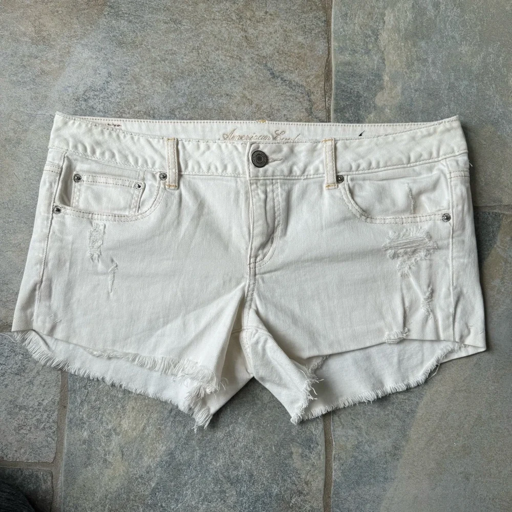 American Eagle Outfitters Y2K 2000s White Distressed Cut-Off Jean Shorts Size 14